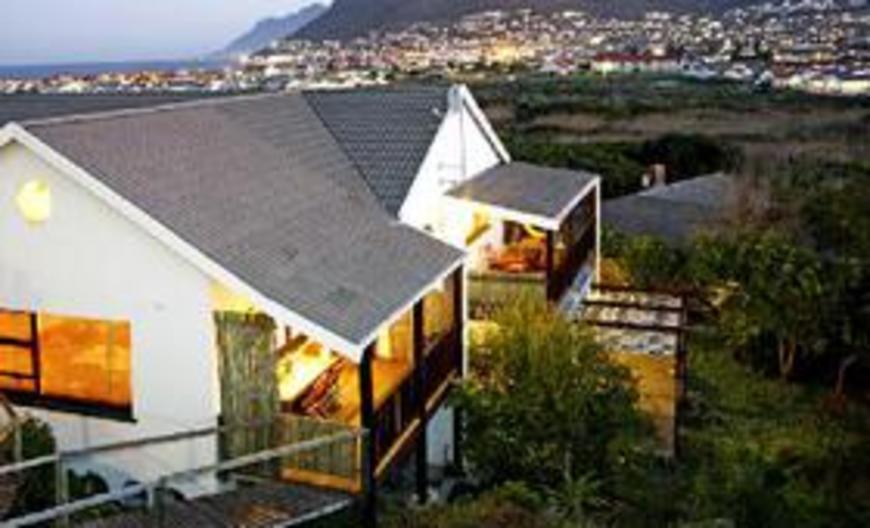 Clovelly Lodge Guest Apartments