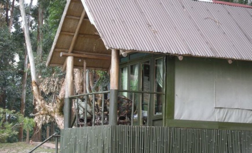Mutanda Lake Resort Lodge