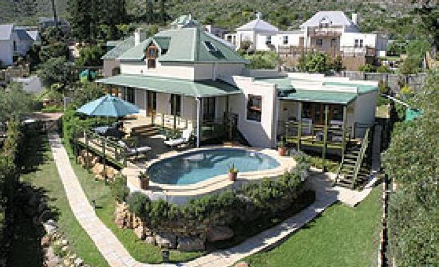 Manor Cottage & Tranquility Base Villa