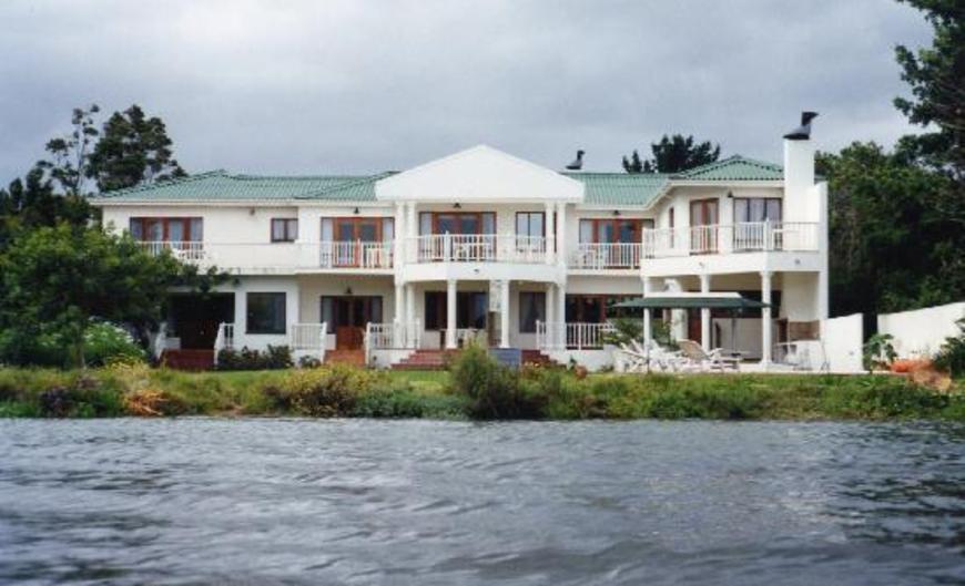 Waterfront Lodge Guest house